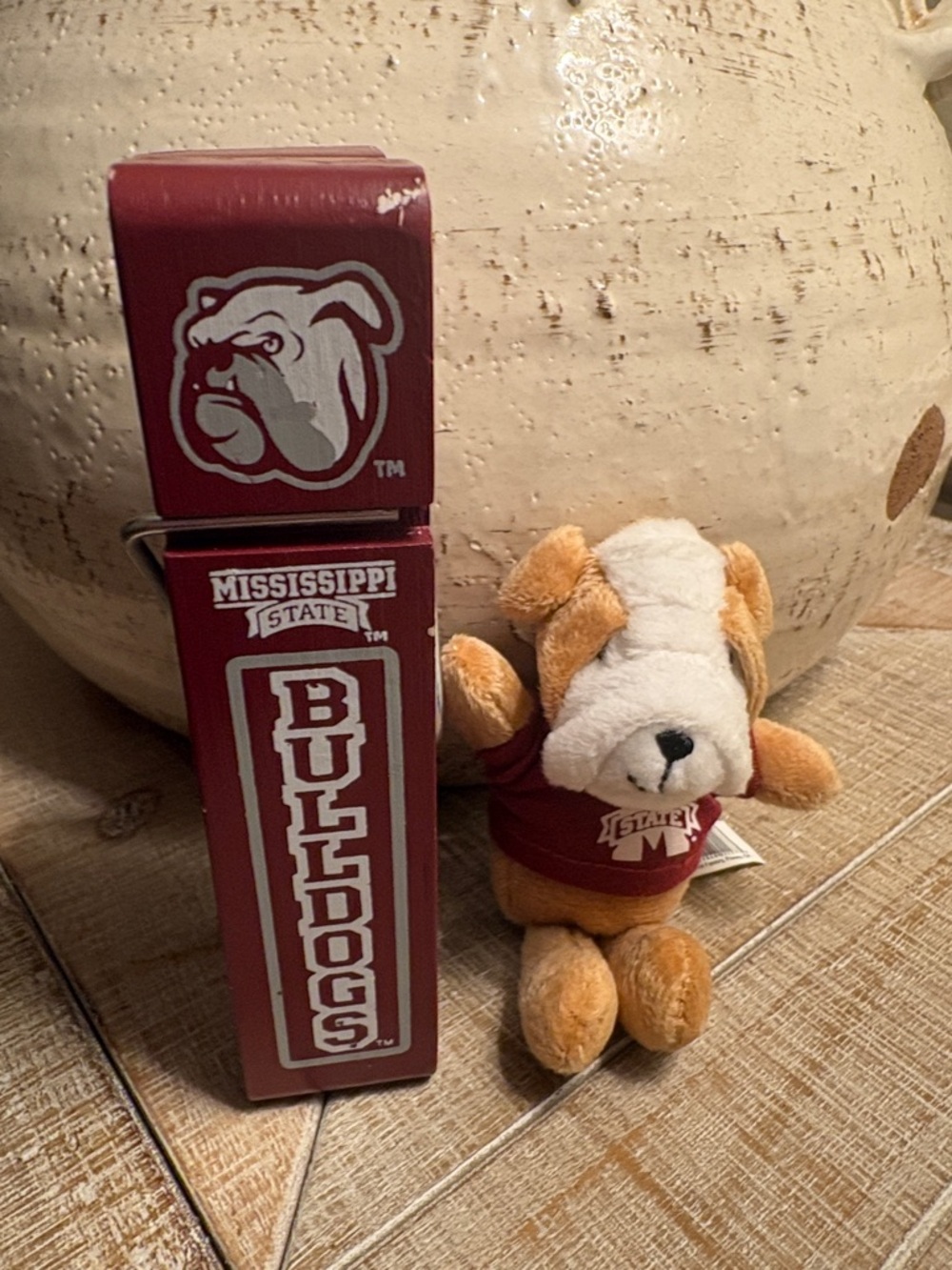 Mississippi State Bulldogs Wooden Clothespin and tiny dog - Maroon/White